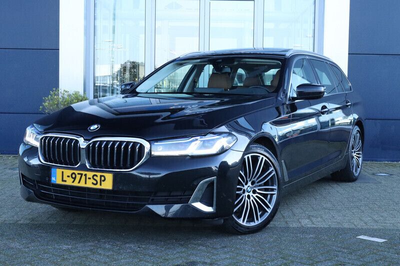 Zwart Gebruikt 2020 BMW 540 Executive Stationwagen | € 39.900 (Super prijs) - Afbeelding 1/4
