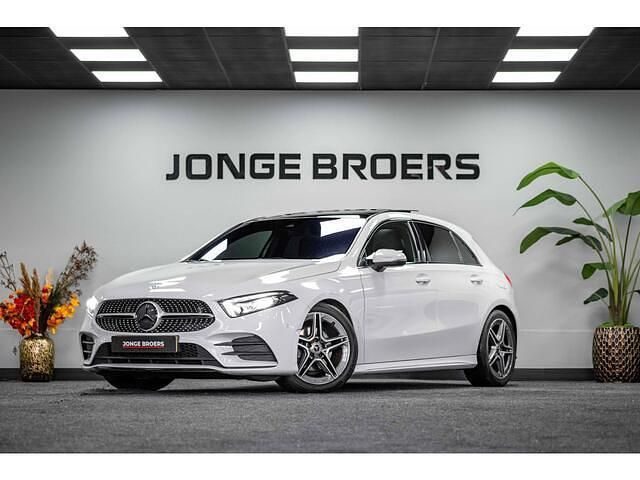 Wit Gebruikt 2020 Mercedes A180 Business Hatchback | € 24.750 (Eerlijke prijs) - Afbeelding 1/4