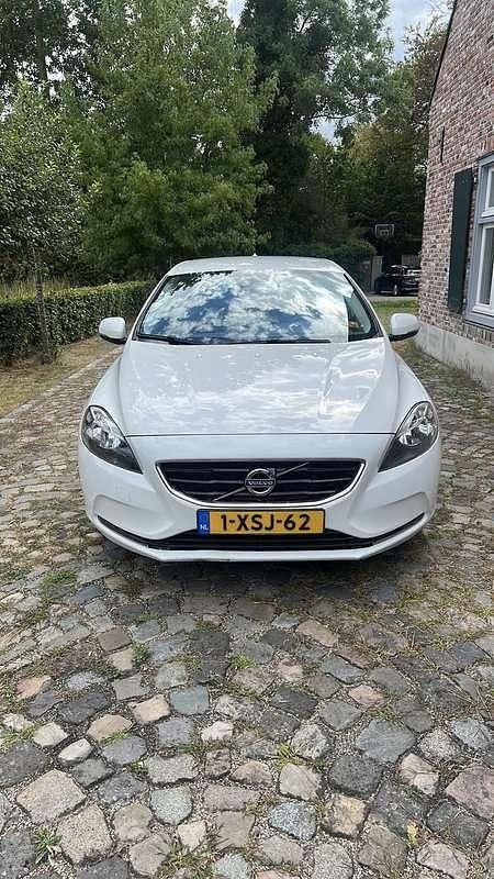 Occasion Volvo V40 Momentum 190 PK (139 kW) 2014 Wit Stationwagen