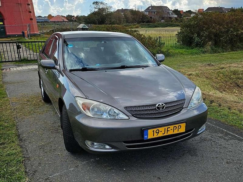 Grijs Gebruikt 2002 Toyota Camry Luna Sedan | € 4.500 - Afbeelding 1/4