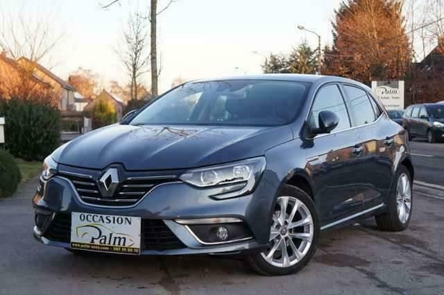 Grijs Gebruikt 2017 Renault Mégane IV Intens Sedan | € 12.900 - Afbeelding 1/4
