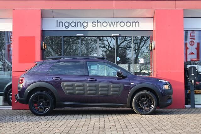 Occasion Citroën C4 Shine 82 PK (60 kW) 2015 Paars SUV