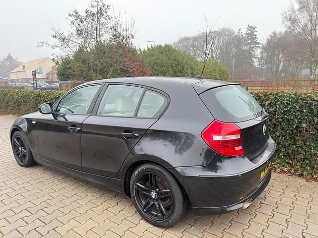 Occasion BMW 118 Efficient Dynamics 143 PK (105 kW) 2011 Zwart (metallic) Hatchback