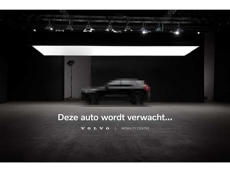 Wit Gebruikt 2024 Volvo XC40 Plus SUV | € 43.945 (Eerlijke prijs) - Afbeelding 1/3