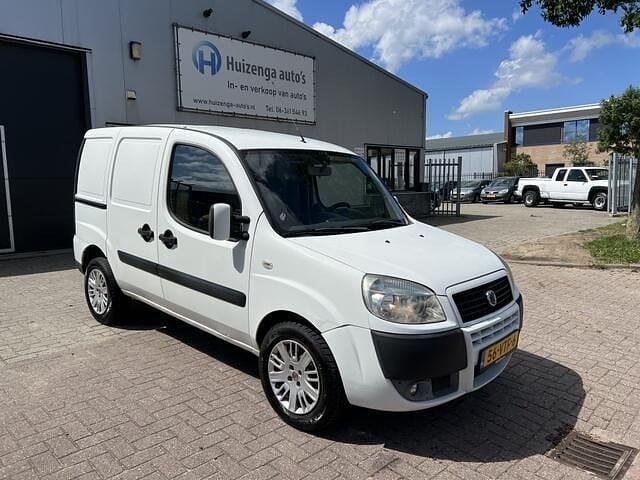Wit Gebruikt 2008 Fiat Doblò MPV | € 1.250 (Goede deal) - Afbeelding 1/4