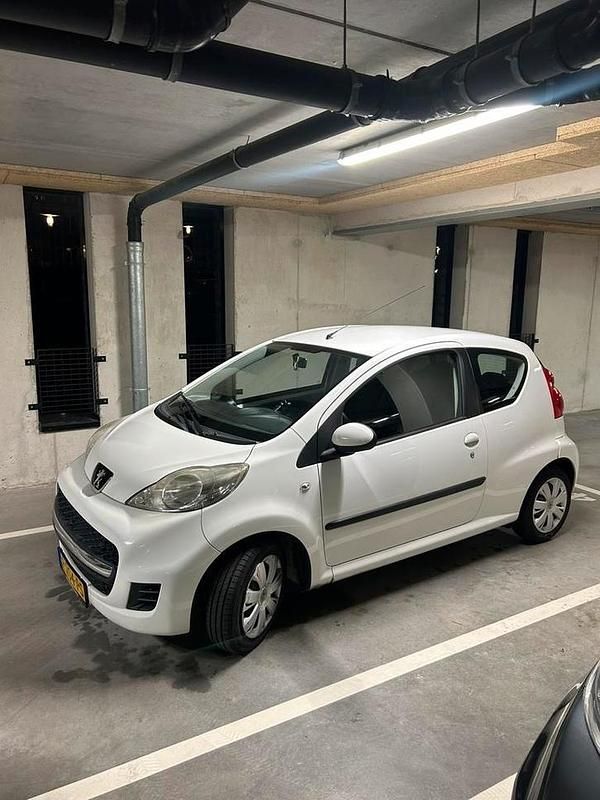 Gebruikt 2010 Peugeot 107 Hatchback | € 2.000 (Super prijs) - Afbeelding 1/4