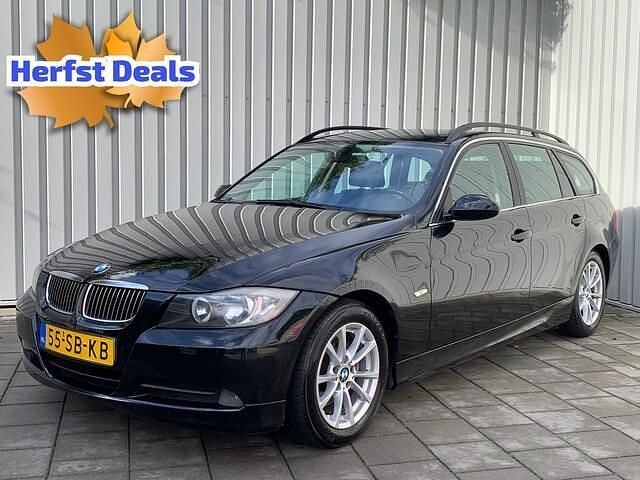 Zwart Gebruikt 2005 BMW 325 Executive Stationwagen | € 3.945 (Eerlijke prijs) - Afbeelding 1/4