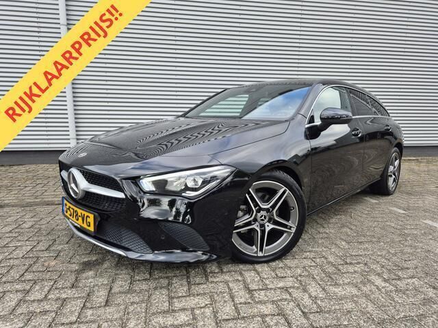 Zwart Gebruikt 2022 Mercedes 180 Luxury Sedan | € 36.888 (Iets duurder) - Afbeelding 1/4