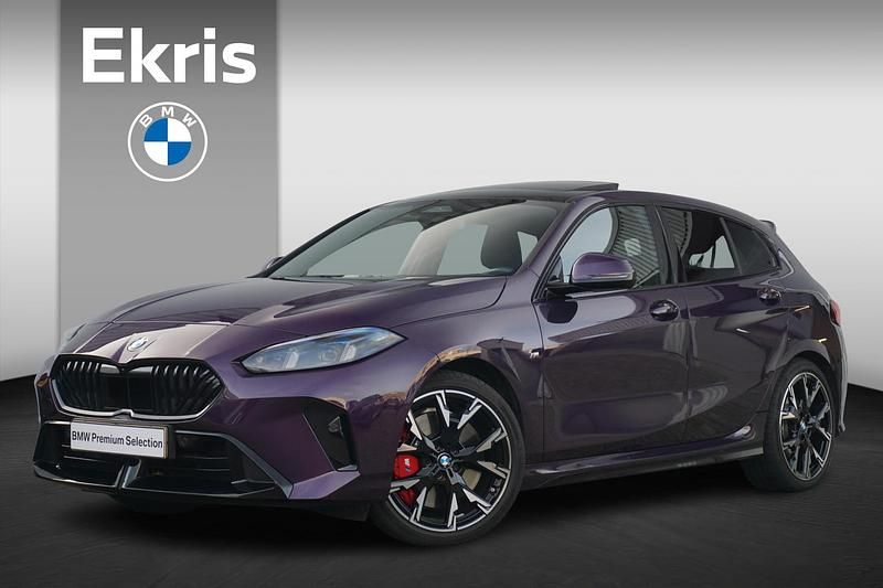 Paars Gebruikt 2025 BMW 120 Hatchback | € 49.850 - Afbeelding 1/4