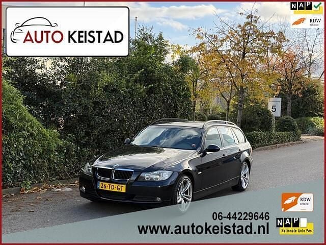 Zwart Gebruikt 2006 BMW 318 Stationwagen | € 3.450 (Goede deal) - Afbeelding 1/4