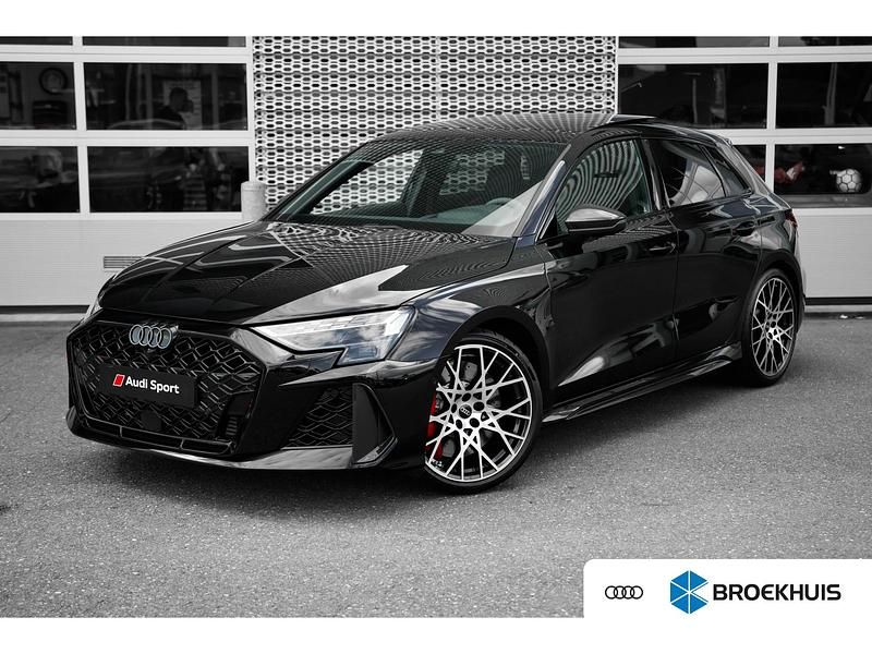 Zwart Gebruikt 2025 Audi A3 Sportback S-Line Hatchback | € 96.795 - Afbeelding 1/4