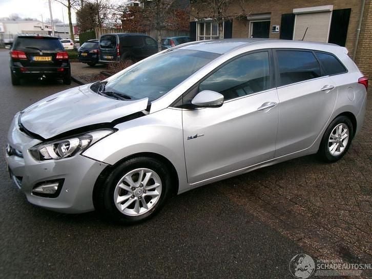 Occasion 2012 Hyundai i30 Stationwagen | € 2.750 - Afbeelding 1/4