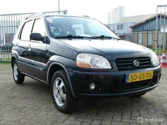 Zwart Gebruikt 2001 Suzuki Ignis Hatchback | € 1.450 (Eerlijke prijs) - Afbeelding 1/4