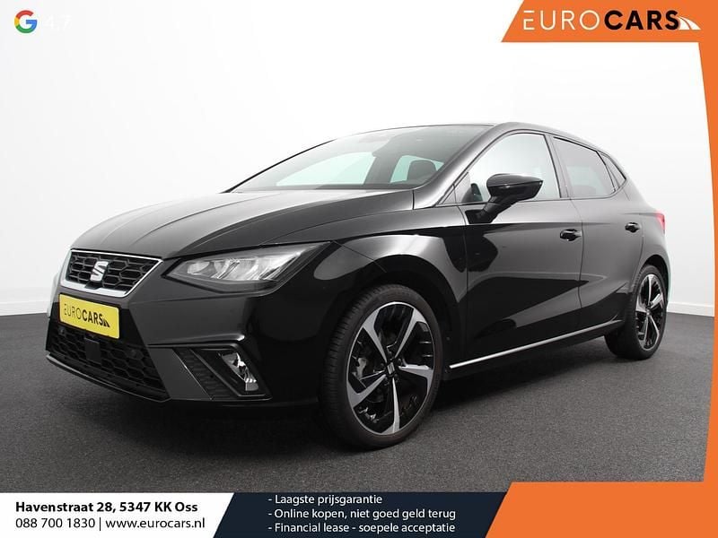 Zwart Gebruikt 2024 Seat Ibiza FR Hatchback | € 23.430 (Eerlijke prijs) - Afbeelding 1/4