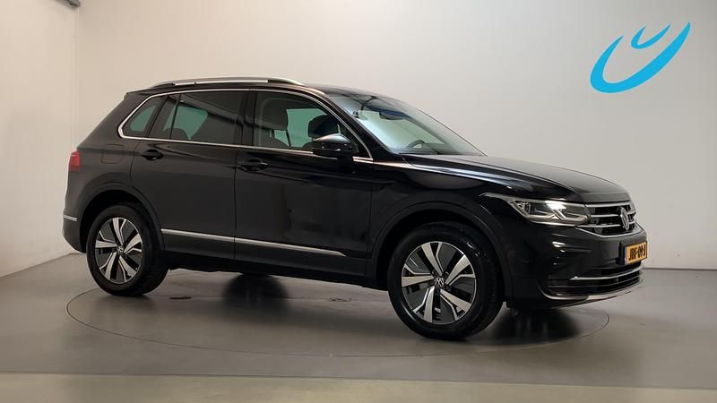 Zwart Occasion 2025 VW Tiguan Business+ SUV | € 27.900 - Afbeelding 1/3