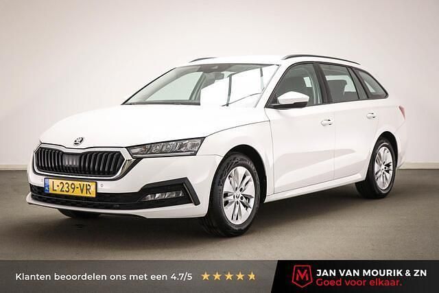 Wit Gebruikt 2021 Skoda Octavia Business Line Stationwagen | € 18.250 (Eerlijke prijs) - Afbeelding 1/4
