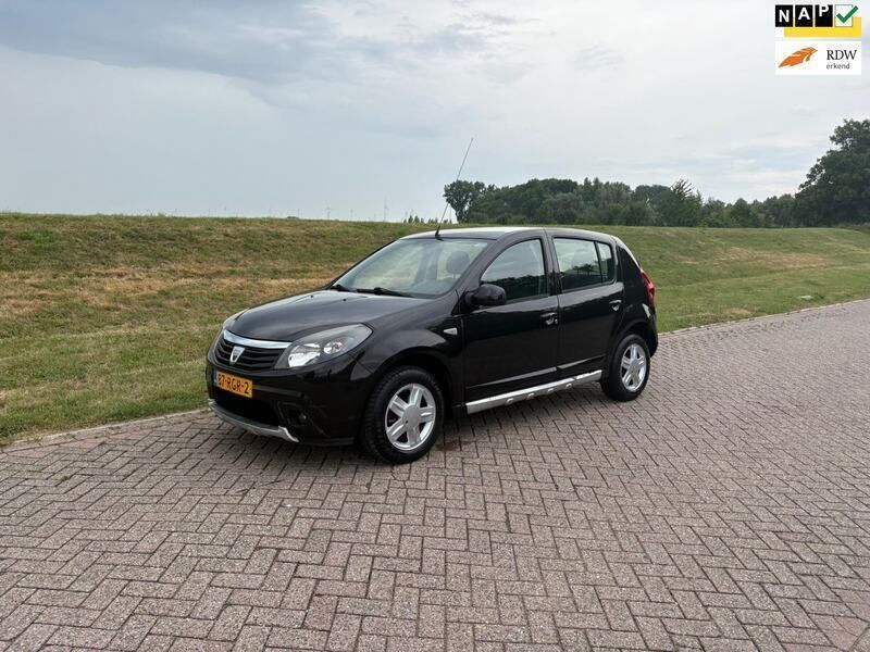 Zwart Gebruikt 2011 Dacia Sandero Hatchback | € 3.750 (Iets duurder) - Afbeelding 1/4