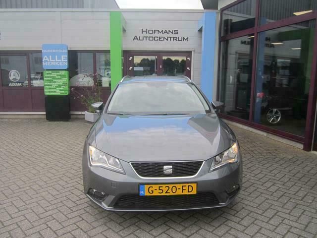 Grijs Gebruikt 2015 Seat Leon ST Style Stationwagen | € 12.950 (Eerlijke prijs) - Afbeelding 1/4