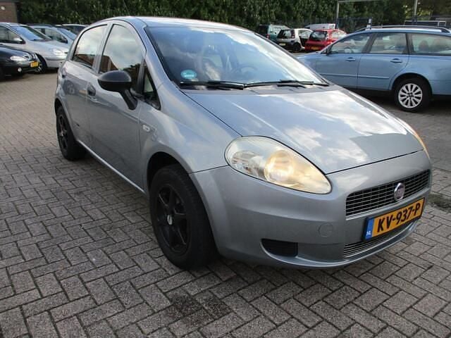 Grijs Gebruikt 2009 Fiat Punto Evo Active Hatchback | € 2.499 (Eerlijke prijs) - Afbeelding 1/4