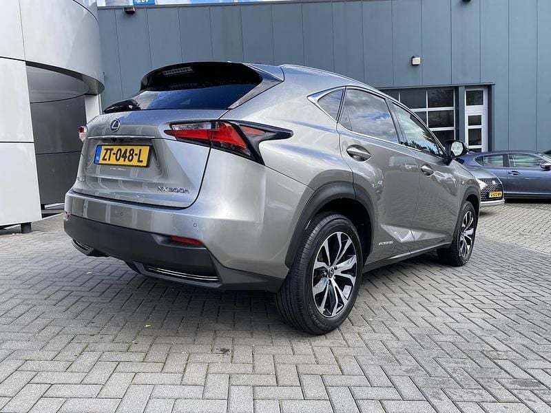 Occasion Lexus NX300h Luxury Line 197 PK (144 kW) 2016 Grijs SUV