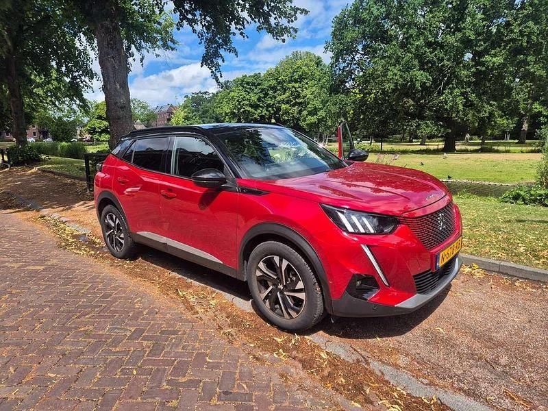 Rood Gebruikt 2020 Peugeot e-2008 Allure GT-Line SUV | € 16.500 (Eerlijke prijs) - Afbeelding 1/4