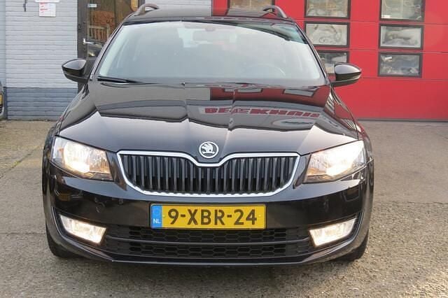 Occasion Skoda Octavia Business Line 105 PK (77 kW) 2014 Zwart Hatchback