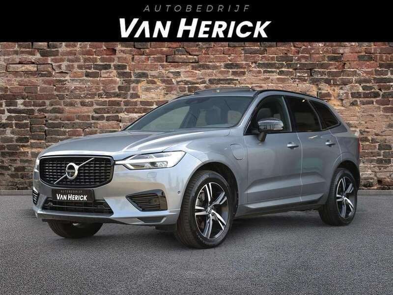 Grijs, metallic lak Gebruikt 2020 Volvo XC60 R-Design SUV | € 34.945 (Goede deal) - Afbeelding 1/4