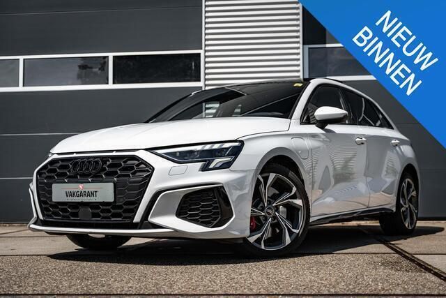 Overige Gebruikt 2022 Audi A3 Sportback Competition Hatchback | € 29.999 (Goede deal) - Afbeelding 1/4