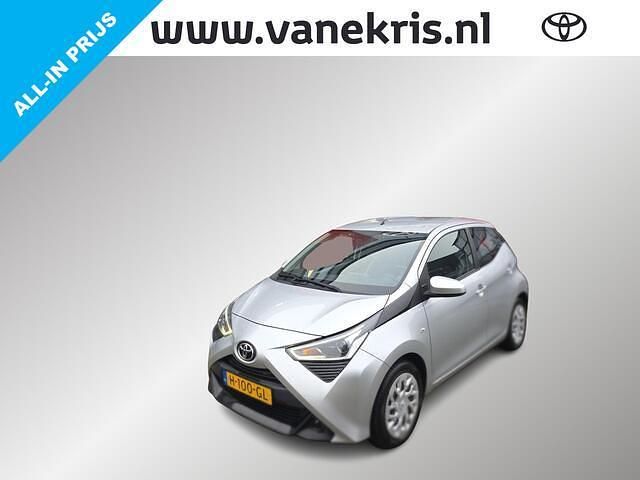 Occasion Toyota Aygo X-play 72 PK (52 kW) 2020 Zilver Hatchback