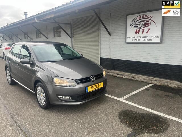 Grijs Gebruikt 2013 VW Polo Comfortline Hatchback | € 3.899 (Eerlijke prijs) - Afbeelding 1/4