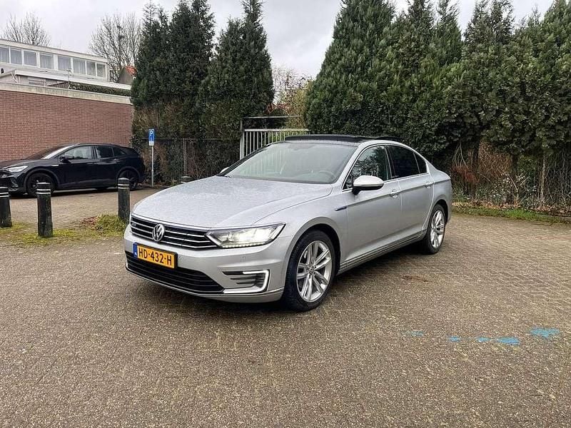 Gebruikt 2015 VW Passat GTE Sedan | € 13.350 (Eerlijke prijs) - Afbeelding 1/4