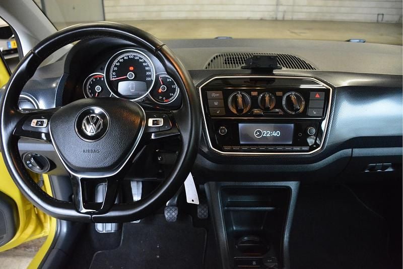 Occasion VW up! take up! 2025 Geel Hatchback