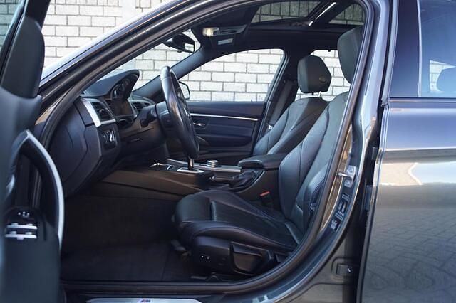 Occasion BMW 318 M Sport 136 PK (100 kW) 2019 Grijs, metallic lak Stationwagen