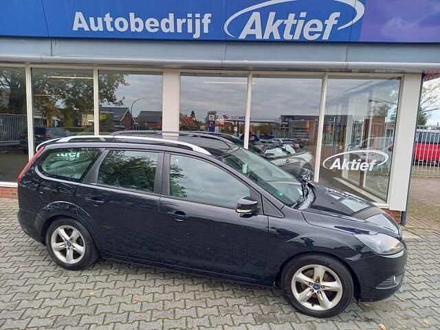 Zwart Gebruikt 2011 Ford Focus Stationwagen | € 2.500 (Eerlijke prijs) - Afbeelding 1/4