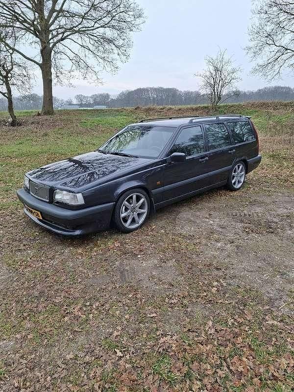 Zwart Occasion 1996 Volvo 850 Stationwagen | € 20.850 - Afbeelding 1/4