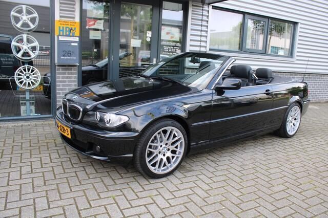 Zwart Gebruikt 2004 BMW 320 Cabriolet Executive Cabriolet | € 9.500 (Goede deal) - Afbeelding 1/4