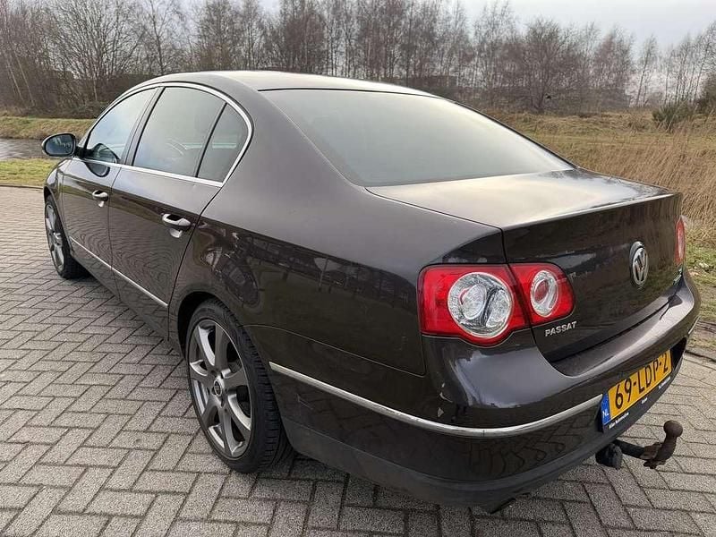 Occasion VW Passat Comfortline 122 PK (89 kW) 2010 Bruin Sedan