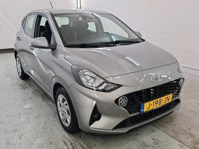 Grijs Gebruikt 2020 Hyundai i10 Comfort Hatchback | € 12.495 (Eerlijke prijs) - Afbeelding 1/4