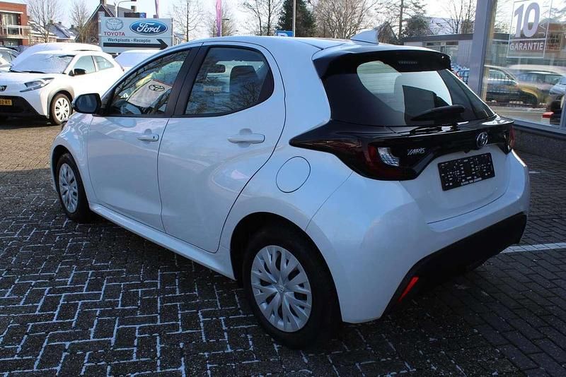 Occasion Toyota Yaris Hybrid Active 116 PK (85 kW) 2022 Wit Hatchback