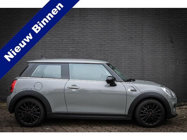 Grijs Occasion 2021 Mini ONE Salt Hatchback | € 16.950 (Eerlijke prijs) - Afbeelding 1/3