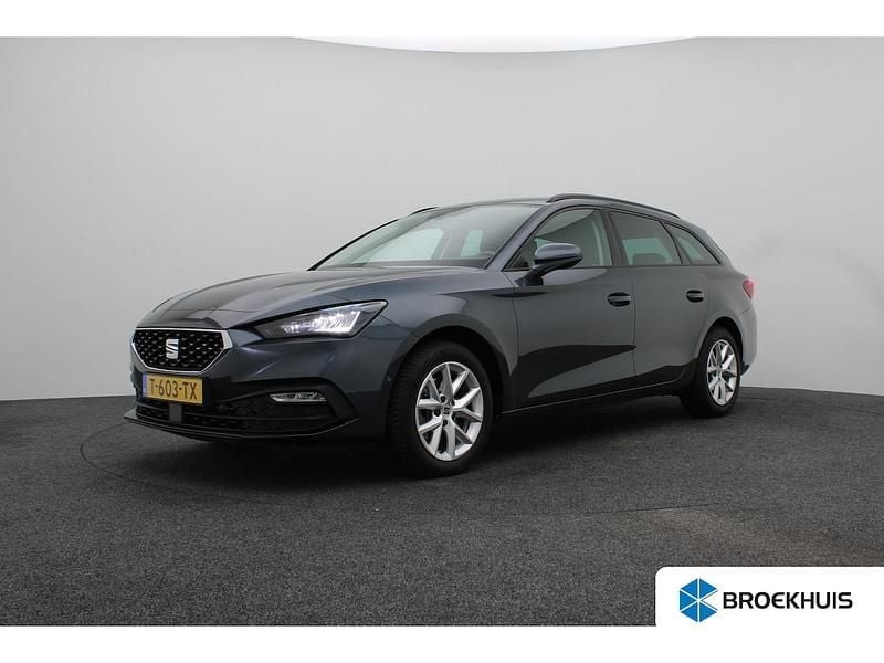 Grijs Gebruikt 2023 Seat Leon Business Stationwagen | € 23.400 (Eerlijke prijs) - Afbeelding 1/4