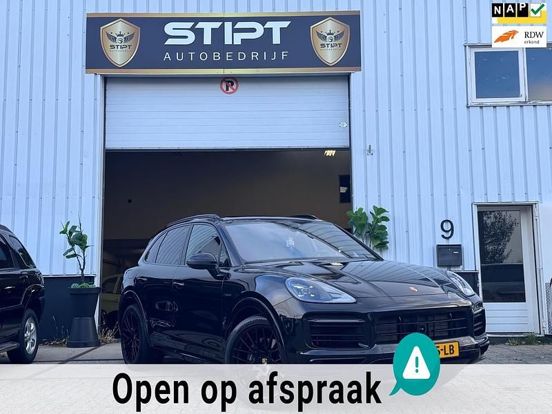 Zwart Gebruikt 2023 Porsche Cayenne Platinum Edition SUV | € 108.227 - Afbeelding 1/4
