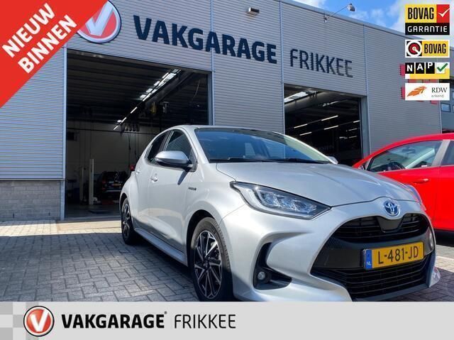 Grijs Gebruikt 2021 Toyota Yaris Hatchback | € 19.950 (Eerlijke prijs) - Afbeelding 1/4