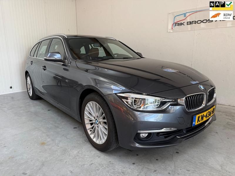 Grijs Gebruikt 2016 BMW 320 Executive Stationwagen | € 16.995 (Duur) - Afbeelding 1/4