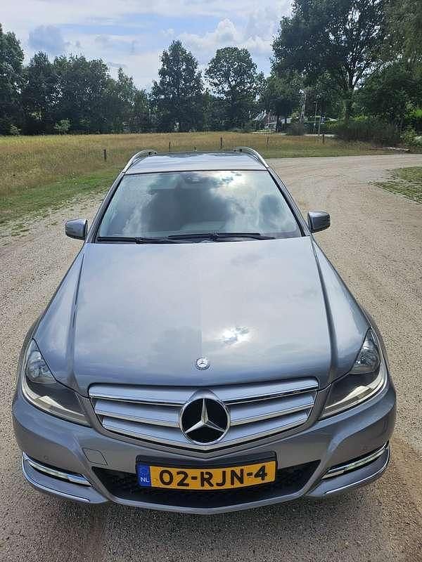 Grijs Gebruikt 2011 Mercedes C180 Stationwagen | € 9.000 (Iets duurder) - Afbeelding 1/4