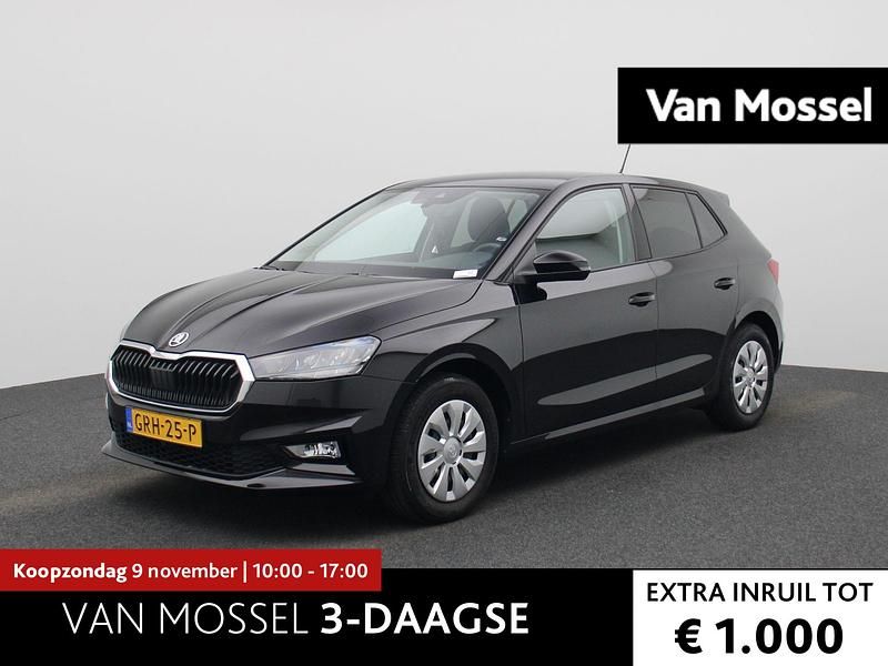 Zwart Gebruikt 2024 Skoda Fabia Selection Hatchback | € 23.900 (Duur) - Afbeelding 1/4