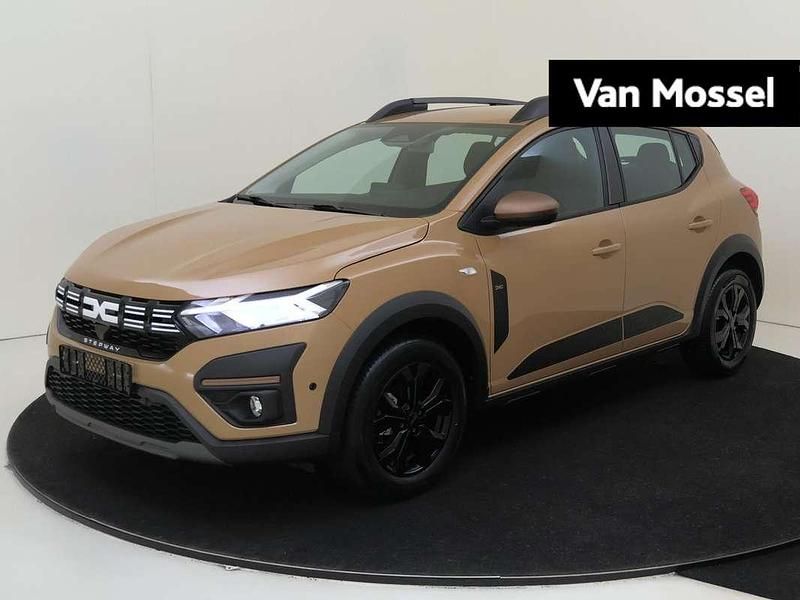 Bruin Occasion 2025 Dacia Sandero Extreme Hatchback | € 26.540 (Eerlijke prijs) - Afbeelding 1/4