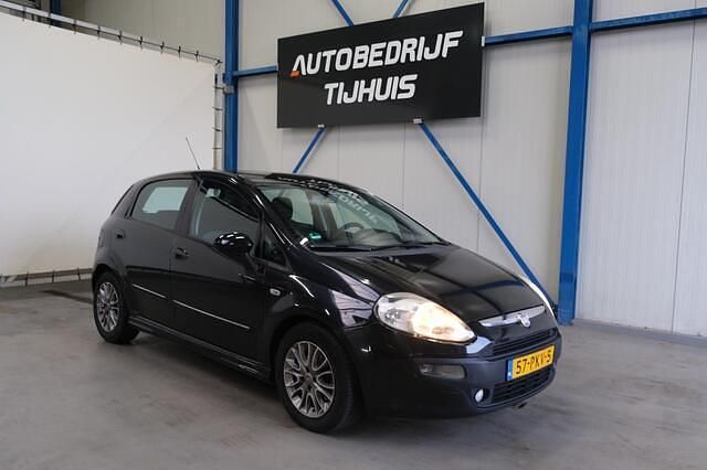 Zwart (metallic) Occasion 2011 Fiat Punto Evo Dynamic Hatchback | € 1.950 (Eerlijke prijs) - Afbeelding 1/4