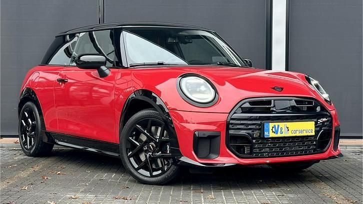 Rood Gebruikt 2025 Mini John Cooper Works Hatchback | € 39.425 (Eerlijke prijs) - Afbeelding 1/4
