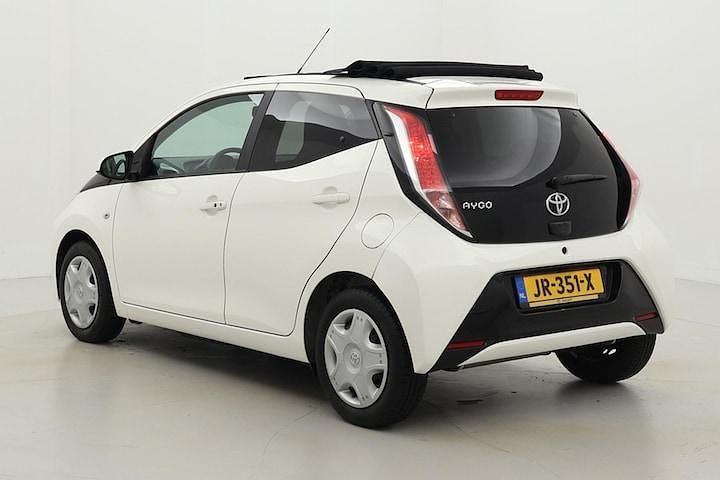 Occasion Toyota Aygo X-wave 69 PK (50 kW) 2016 Wit Hatchback